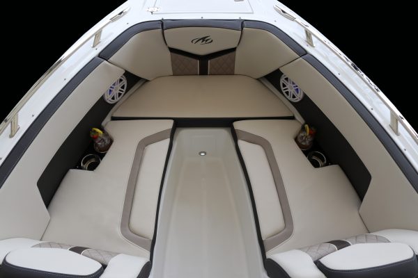 Monterey 215SS Bow-Seating-48772