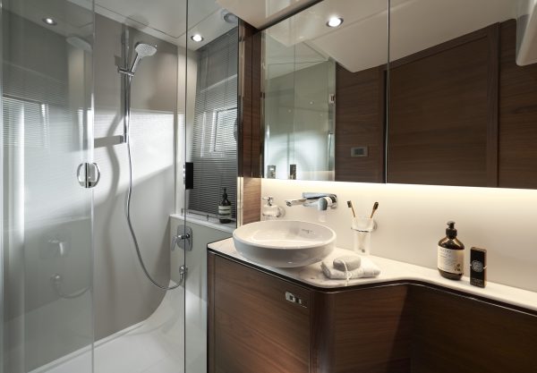 v50-interior-owners-bathroom