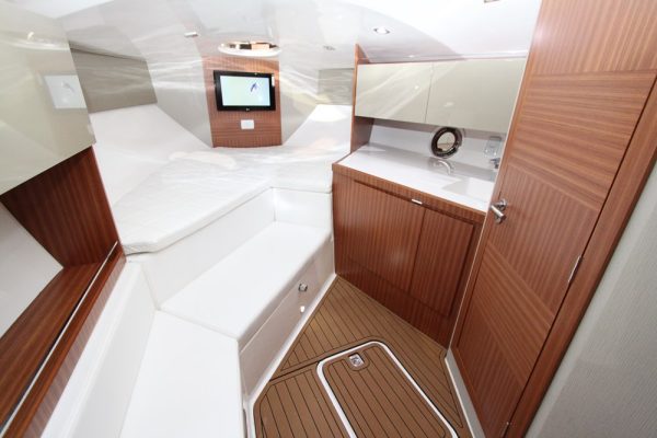 FS Yachts 320 Elite Interior